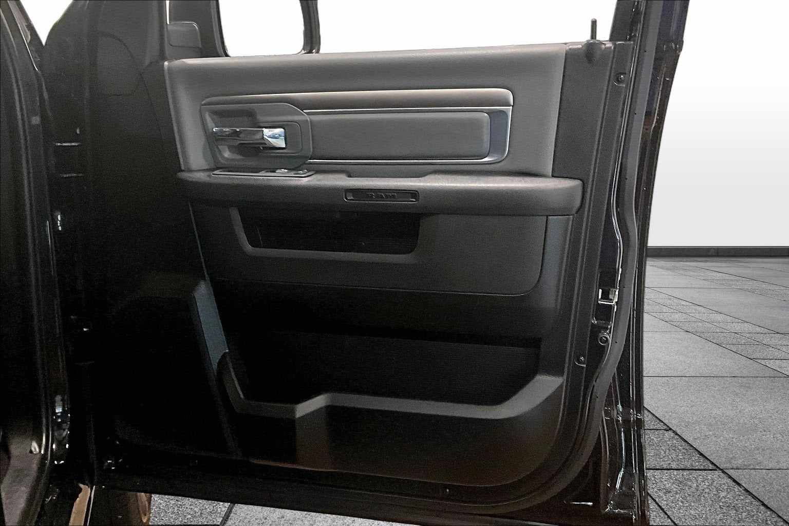 2024 RAM 1500 Classic SLT