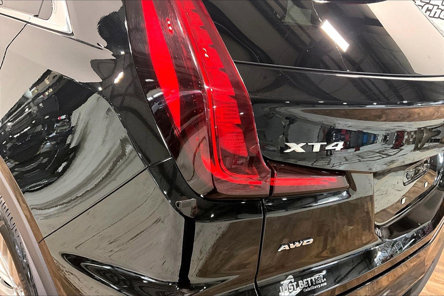 2025 Cadillac XT4 Premium Luxury