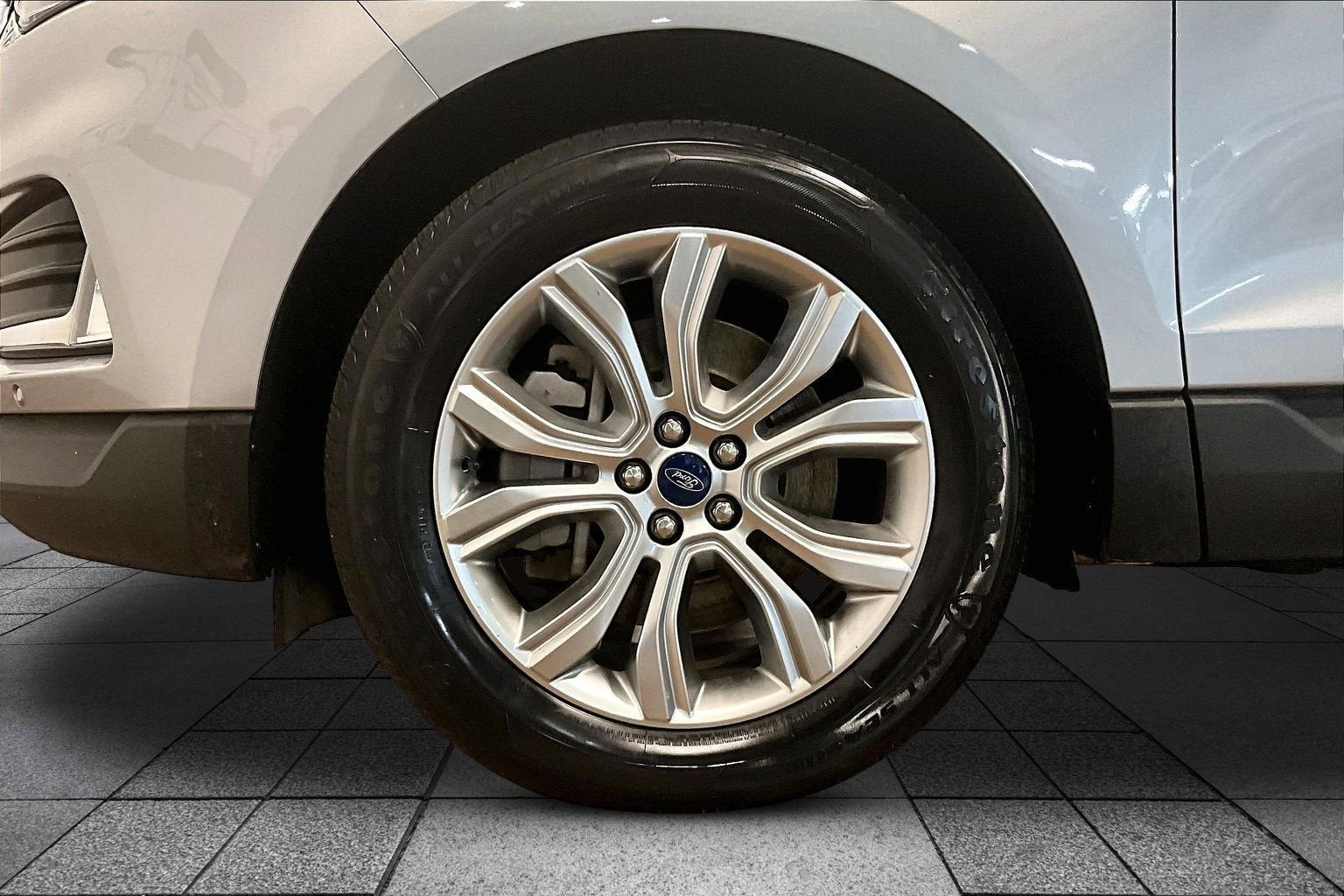 2022 Ford Edge Titanium