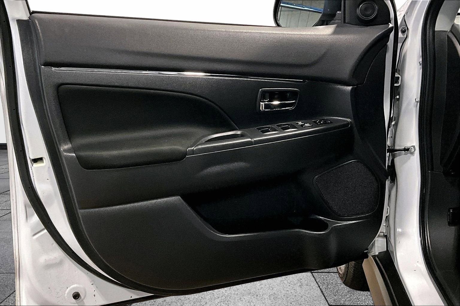 2023 Mitsubishi Outlander Sport ES