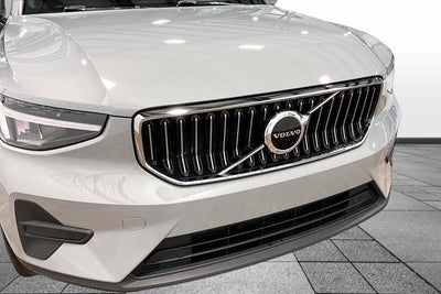 2025 Volvo XC40 Core Bright Theme