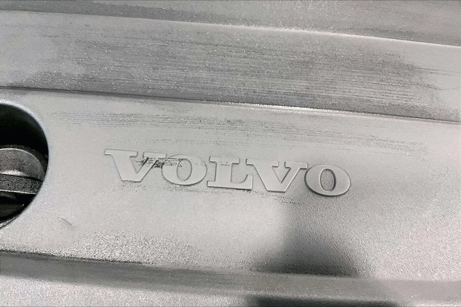2025 Volvo XC40 Core Bright Theme