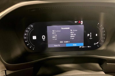 2025 Volvo XC40 Core Bright Theme