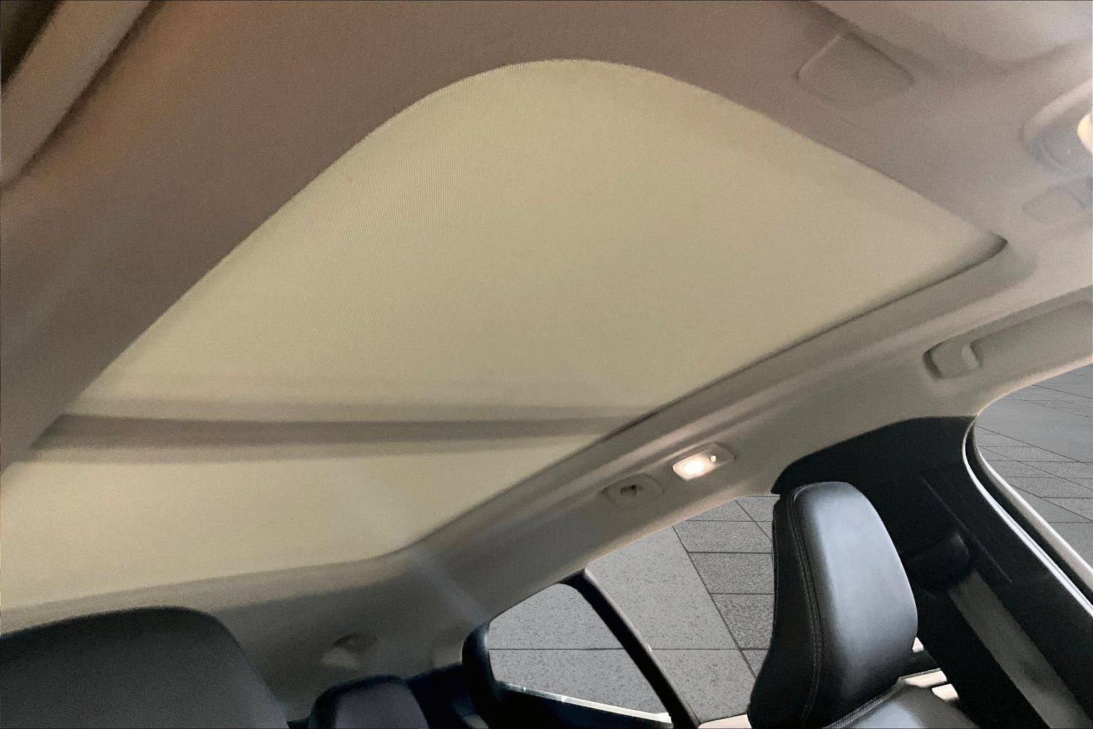 2025 Volvo XC40 Core Bright Theme