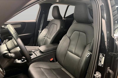 2025 Volvo XC40 Core Bright Theme