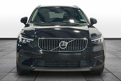 2025 Volvo XC40 Core Bright Theme