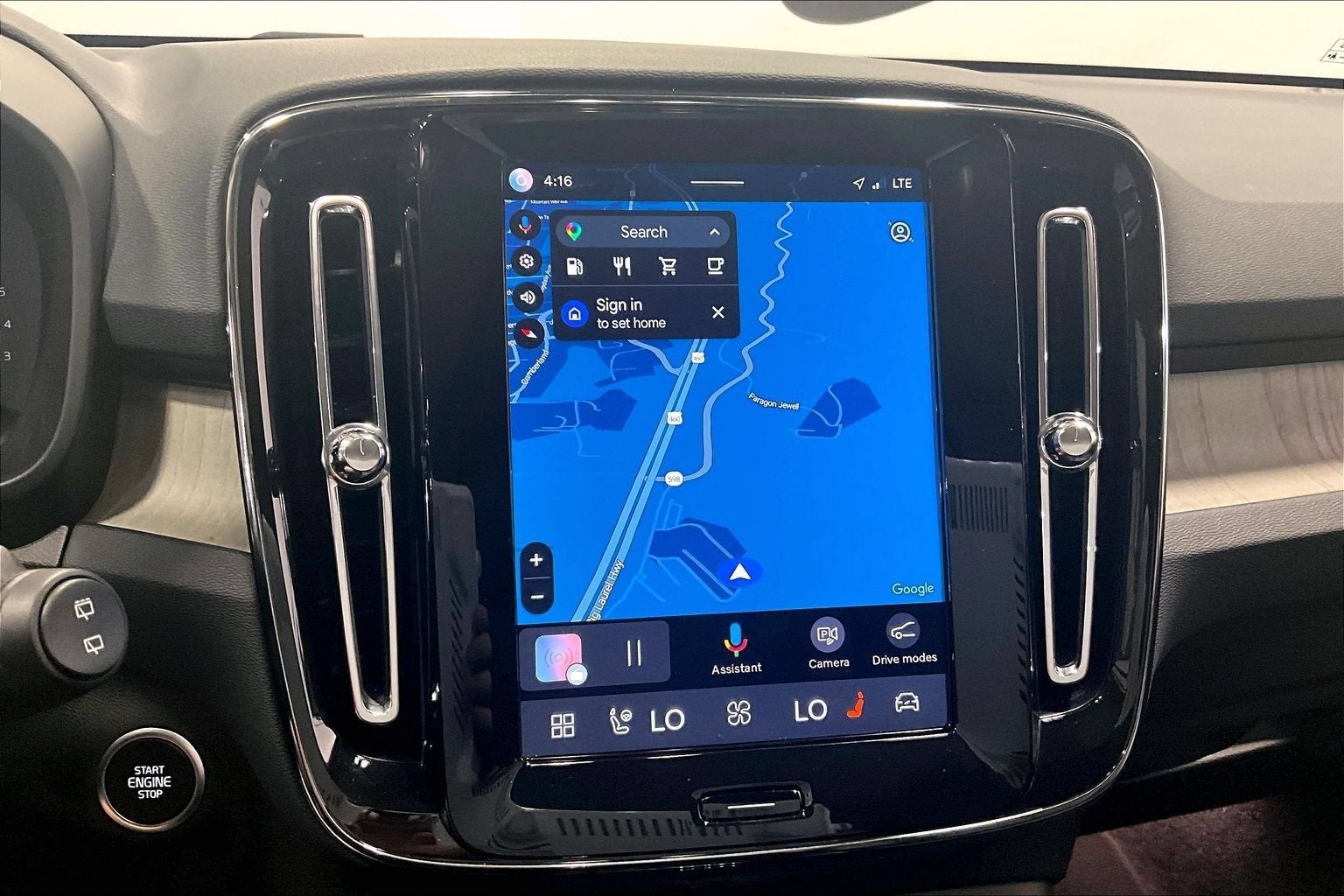 2025 Volvo XC40 Core Bright Theme