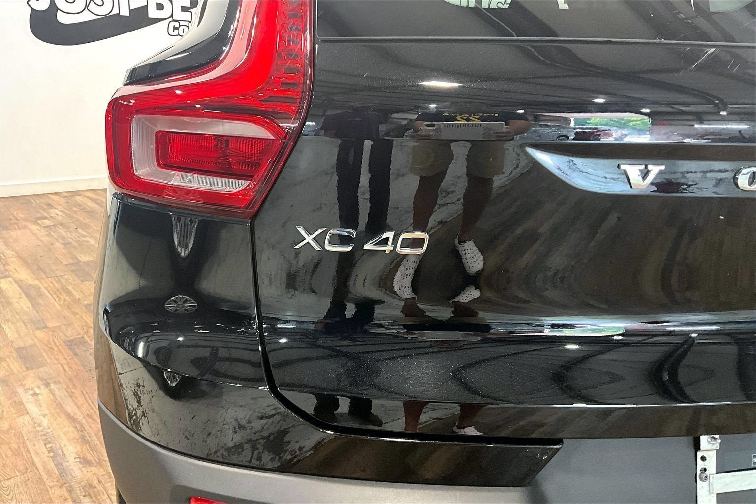 2025 Volvo XC40 Core Bright Theme